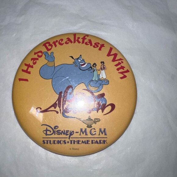 Disney “I had Breakfast with Aladdin” Circle Pin. - Picture 2 of 5